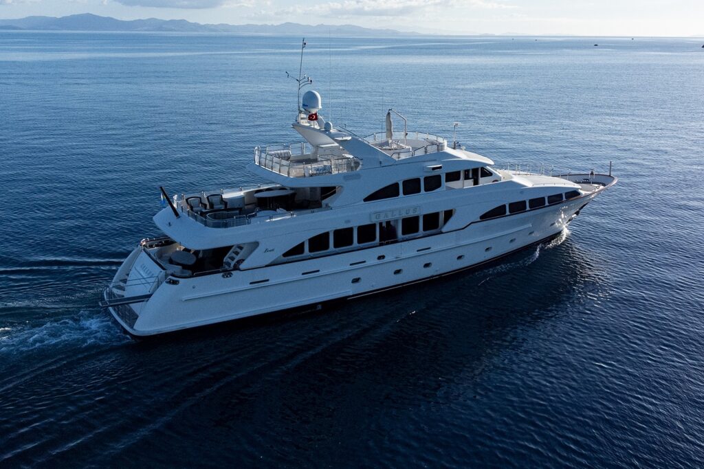 Luxury yacht journey in Dubai for events and parties